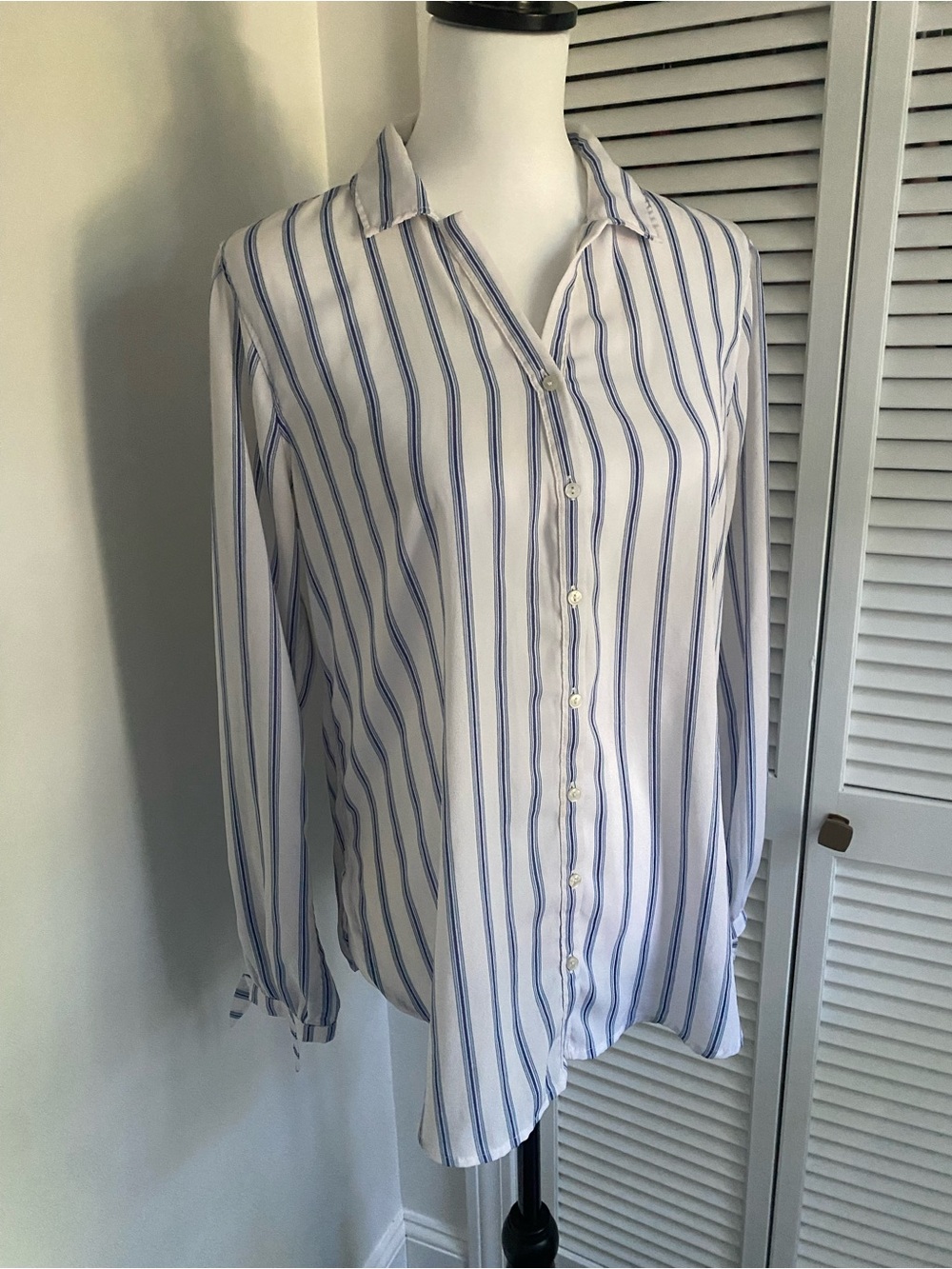 EUC - Abercrombie and Fitch Navy Blue and White Striped Button Down, Medium